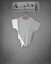 Load image into Gallery viewer, Short Sleeve Scoop Neck Top