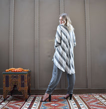 Load image into Gallery viewer, Swing Top