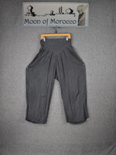 Load image into Gallery viewer, Yoke Pleated Pants